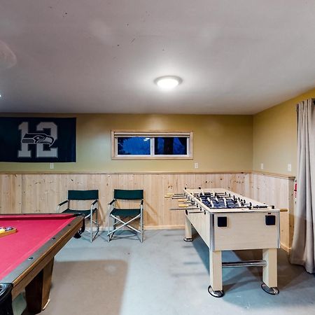 Towering Pines Cabin & Game Room レブンワース 部屋 写真