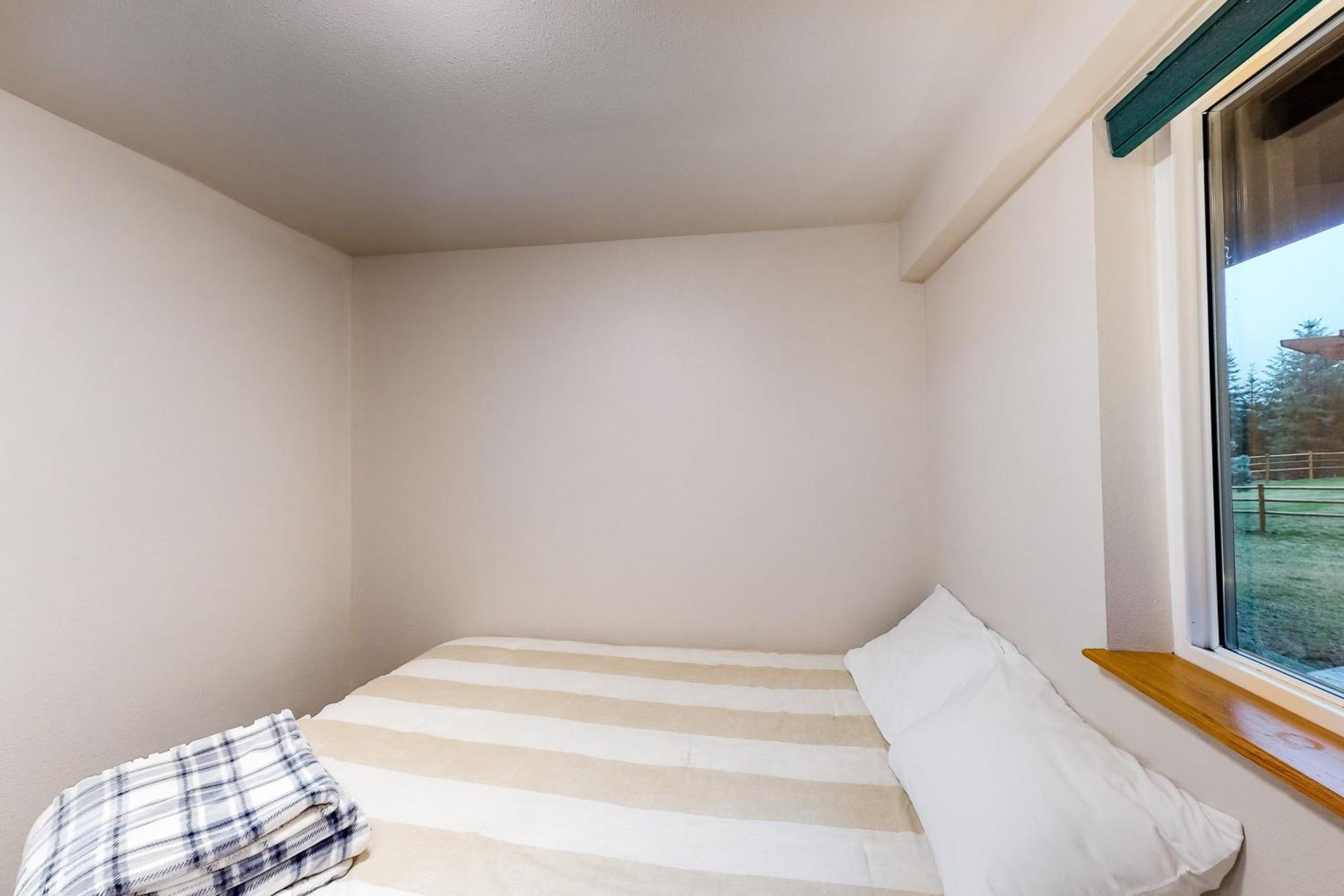 Towering Pines Cabin & Game Room レブンワース 部屋 写真