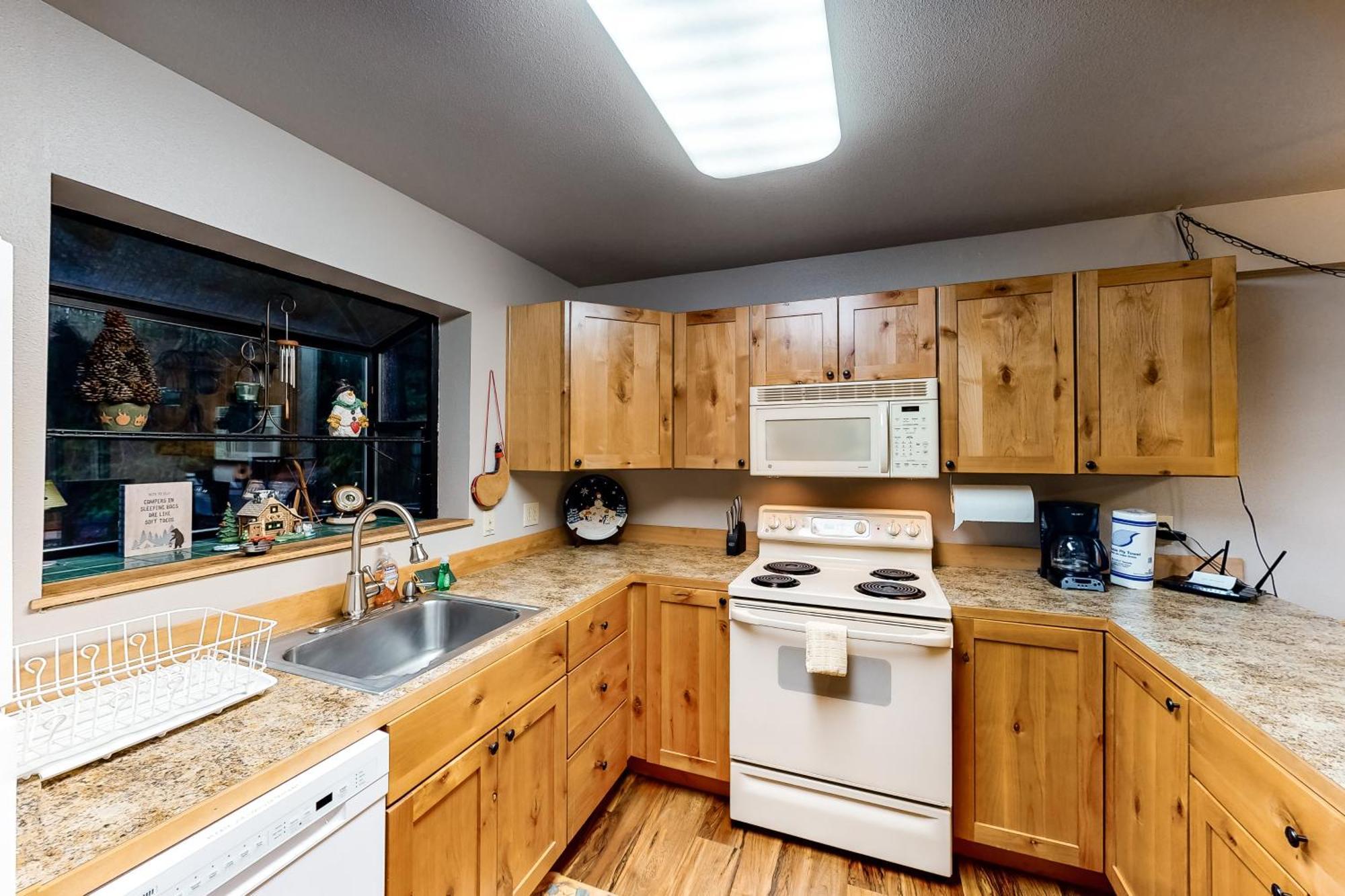 Towering Pines Cabin & Game Room レブンワース 部屋 写真
