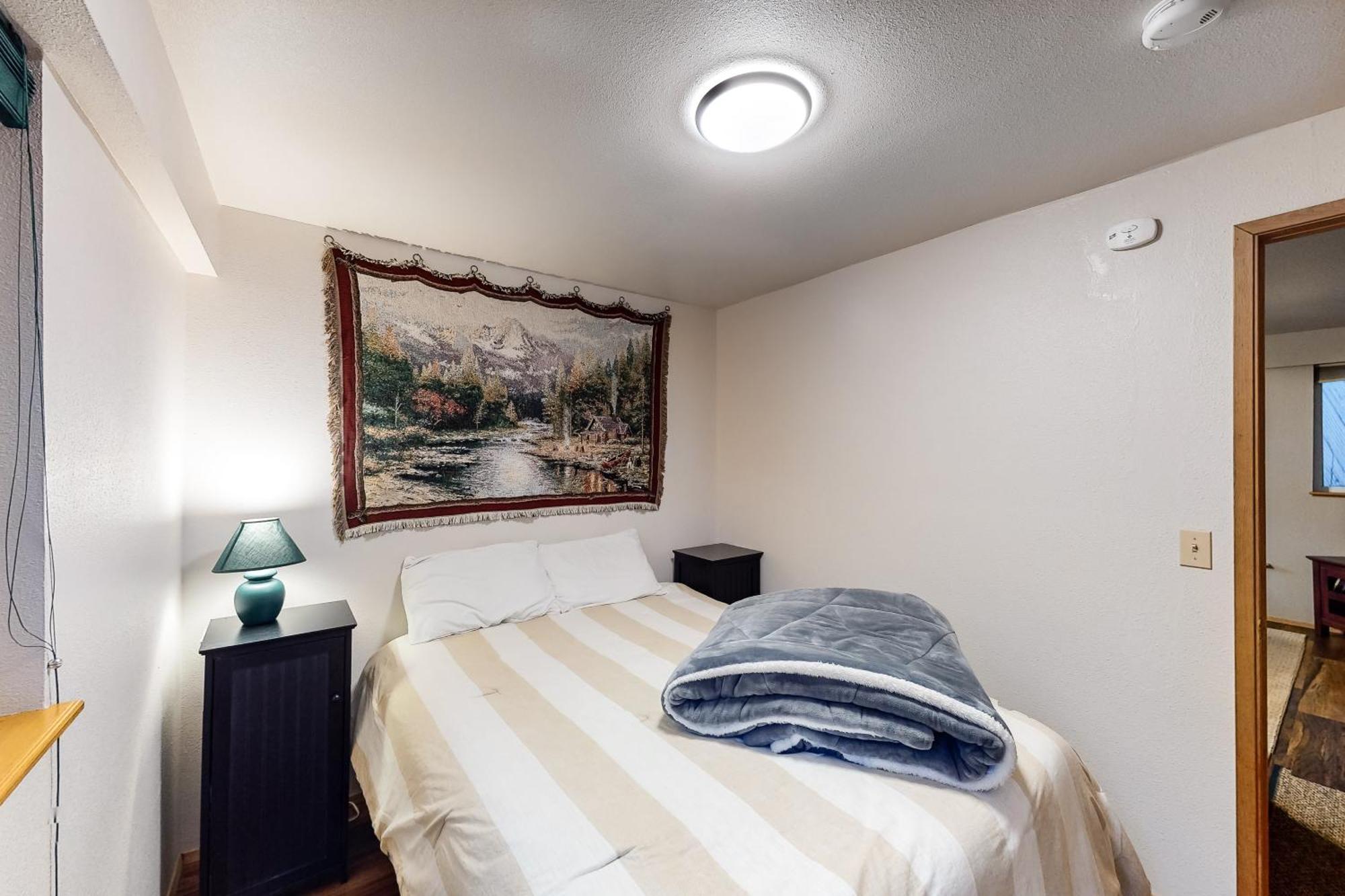 Towering Pines Cabin & Game Room レブンワース 部屋 写真