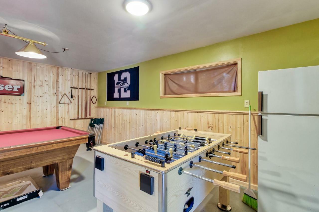 Towering Pines Cabin & Game Room レブンワース エクステリア 写真
